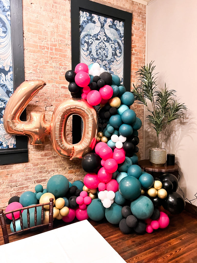 Jenn & Co. Balloons Freestanding Indoor Balloon Decor