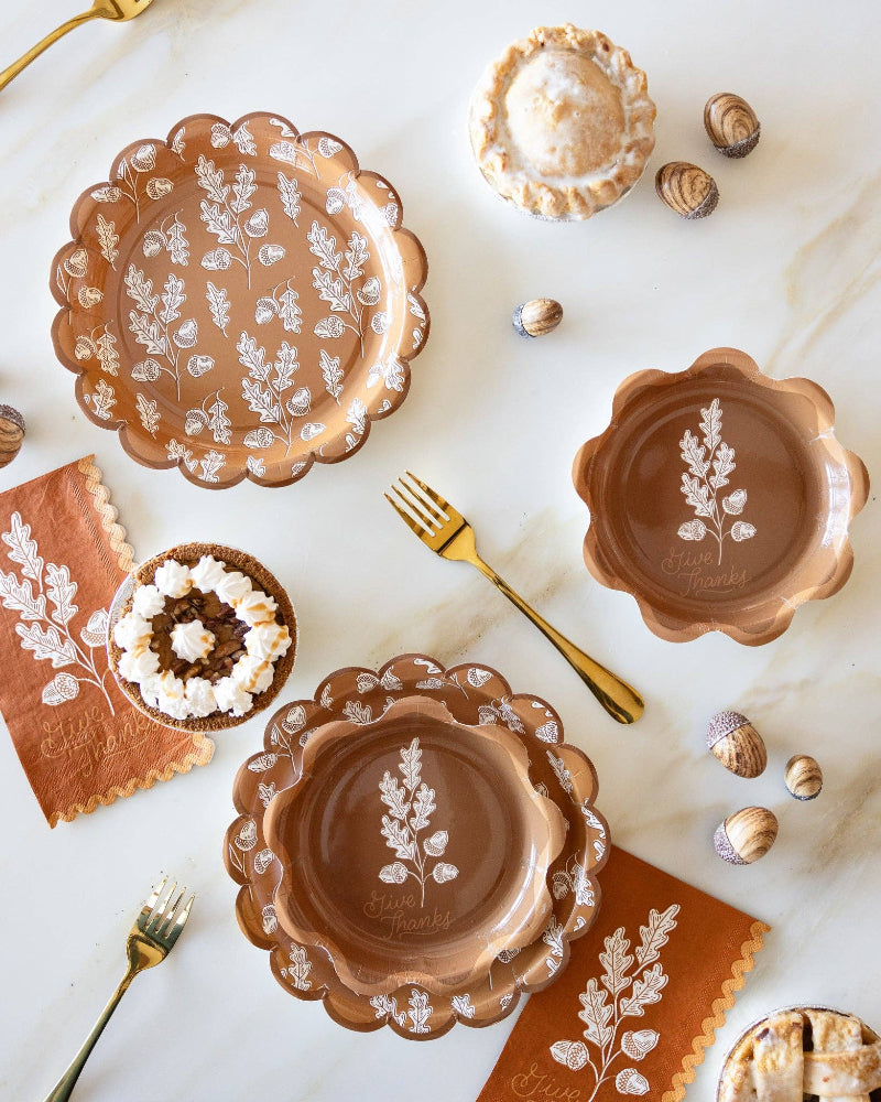 My Mind’s Eye AGT1240 - Acorns Scalloped Circle Paper Plate